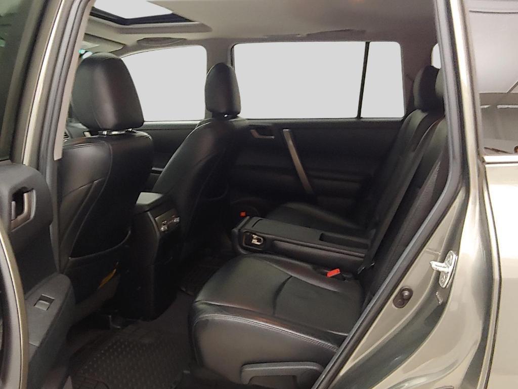 used 2012 Toyota Highlander car, priced at $15,900