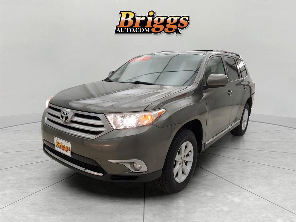 used 2012 Toyota Highlander car, priced at $15,900