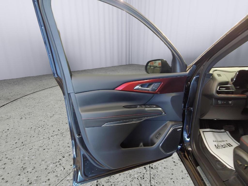 used 2024 Chevrolet Traverse car, priced at $49,995