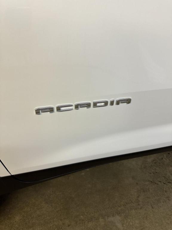 new 2025 GMC Acadia car, priced at $45,296