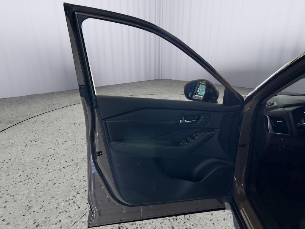 new 2025 Nissan Rogue car, priced at $39,326