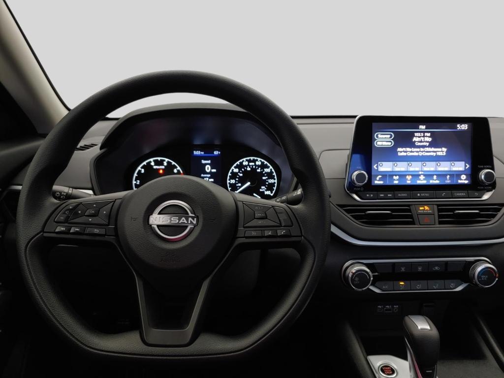 new 2025 Nissan Altima car