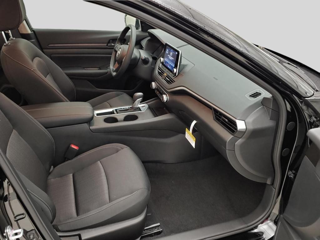 new 2025 Nissan Altima car