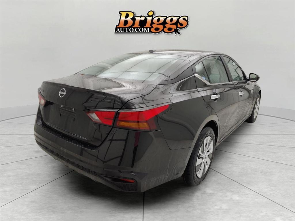 new 2025 Nissan Altima car