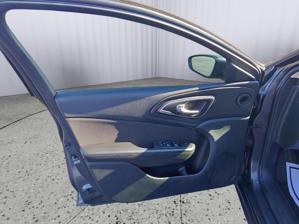 used 2015 Chrysler 200 car, priced at $9,995