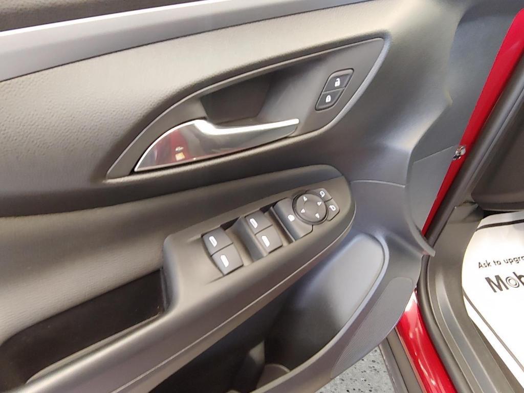 new 2025 Buick Envista car, priced at $22,974