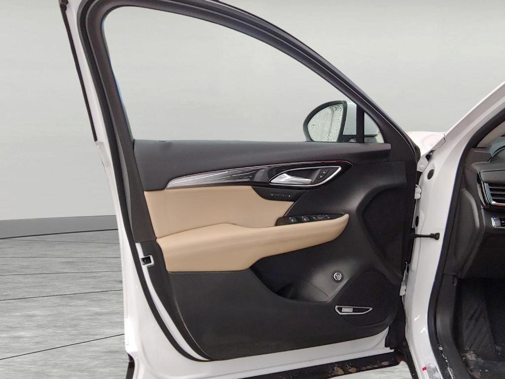 new 2025 Buick Envision car, priced at $36,600