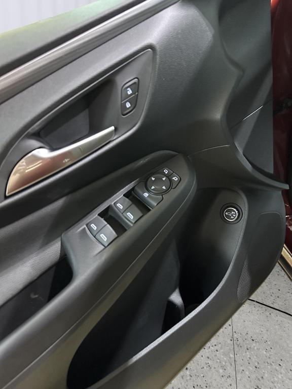 new 2025 Buick Envista car, priced at $29,903