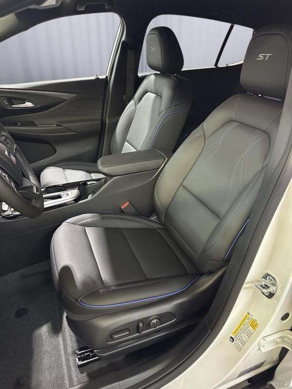 new 2025 Buick Envista car, priced at $26,631