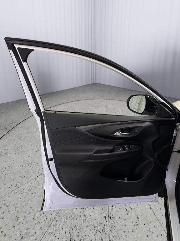 new 2025 Buick Envista car, priced at $26,631