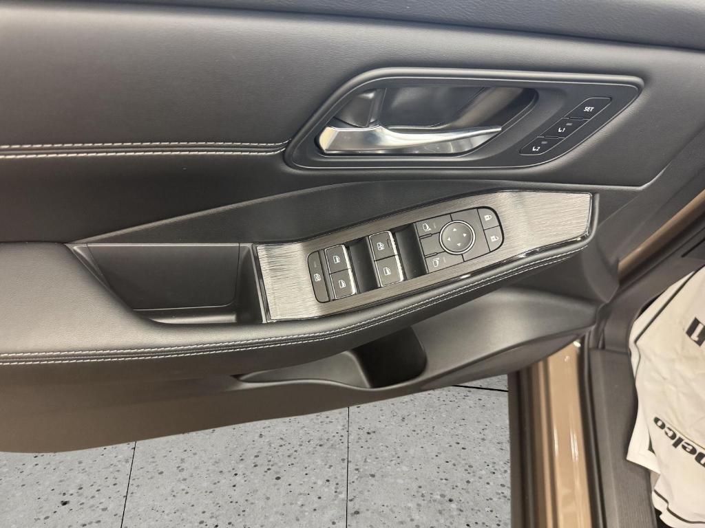 new 2025 Nissan Rogue car, priced at $39,326