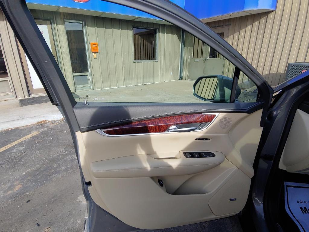 used 2017 Cadillac XT5 car, priced at $16,995