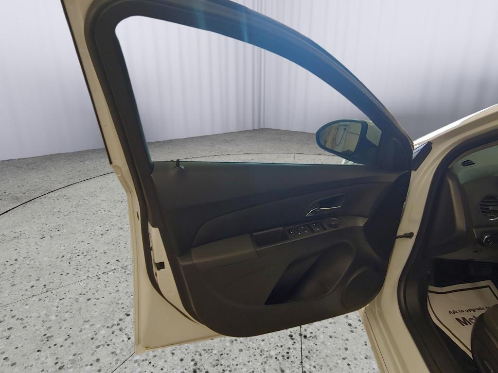 used 2015 Chevrolet Cruze car, priced at $11,495