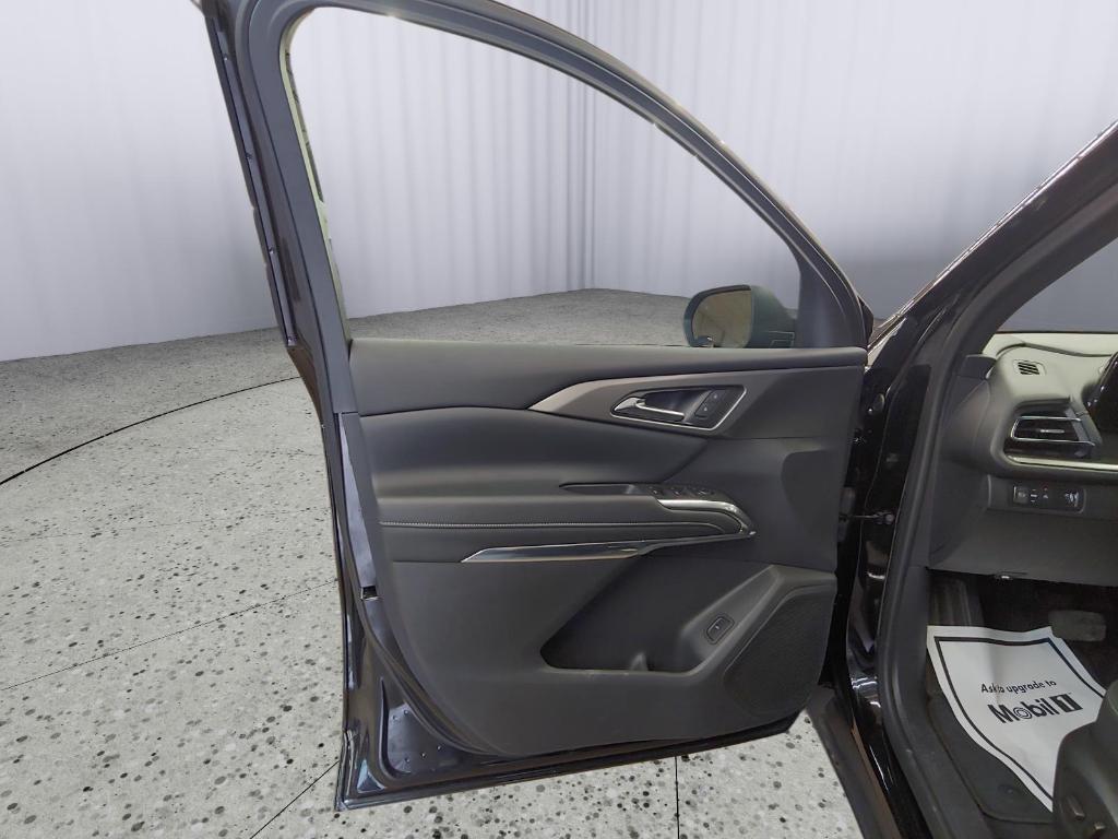 new 2025 Chevrolet Traverse car