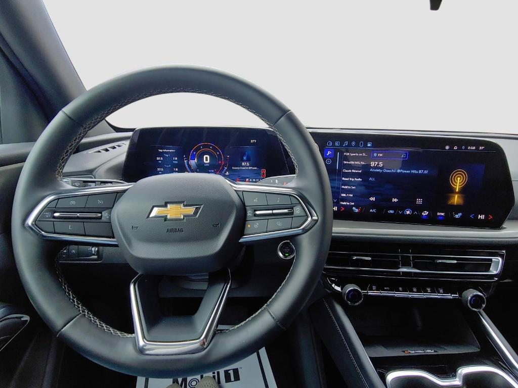 new 2025 Chevrolet Traverse car