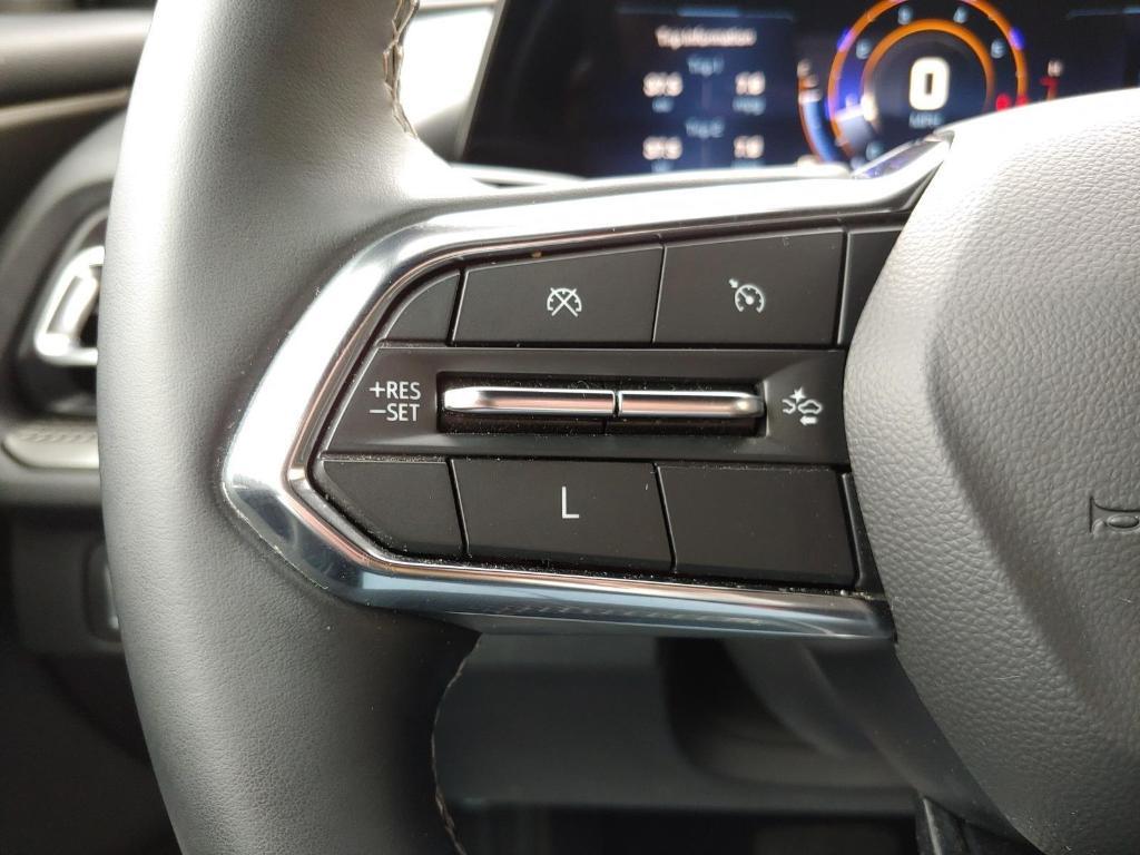 new 2025 Chevrolet Traverse car