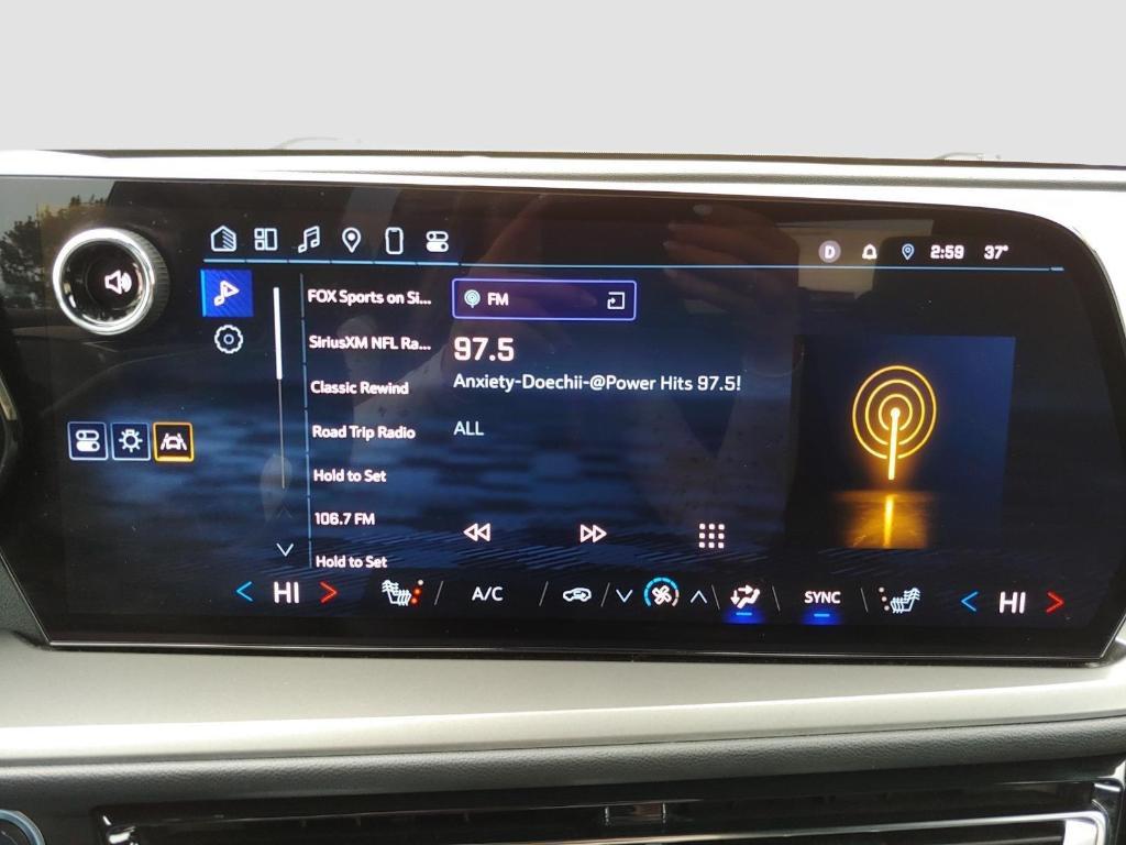 new 2025 Chevrolet Traverse car