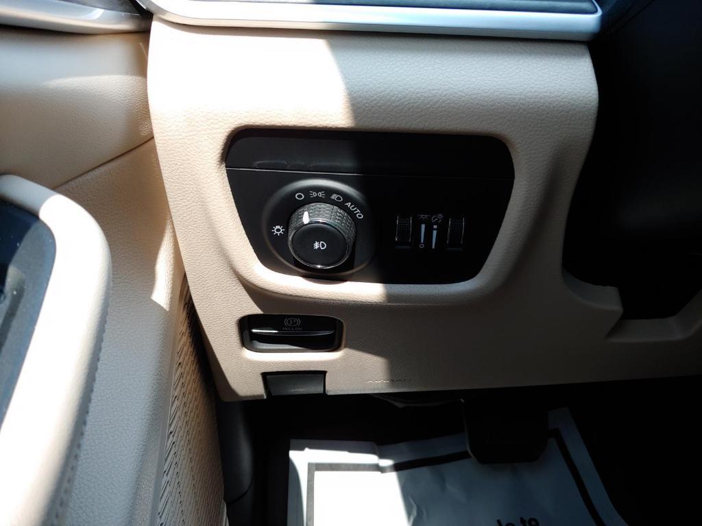 used 2024 Jeep Grand Cherokee car, priced at $39,795