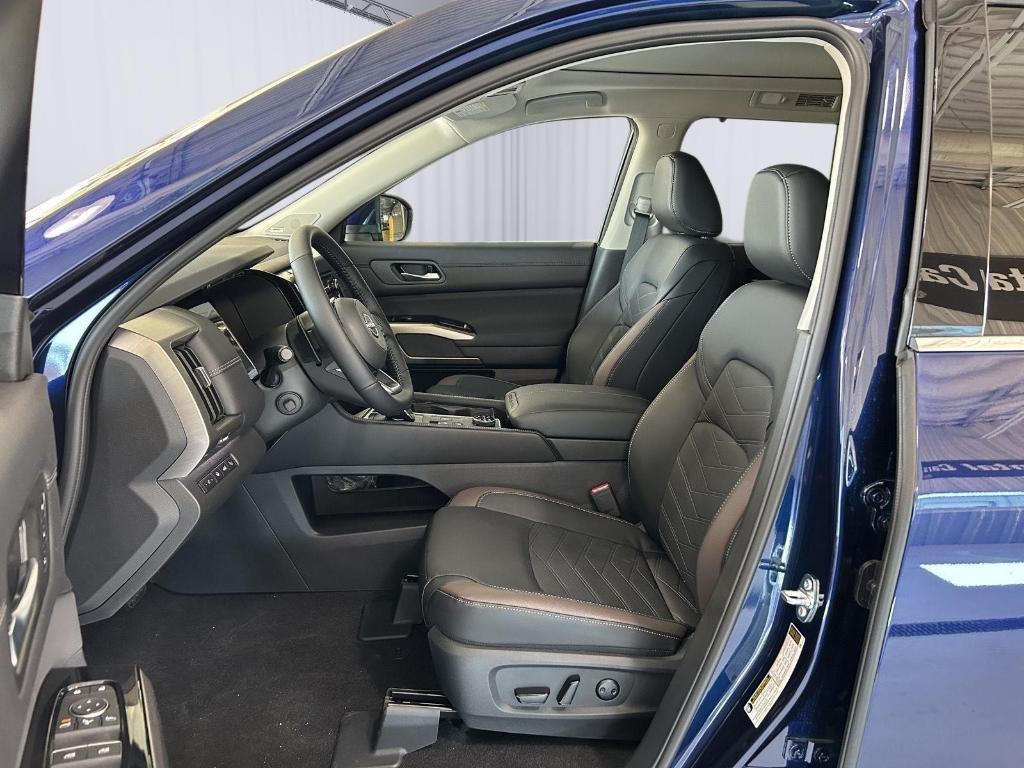 new 2025 Nissan Pathfinder car, priced at $49,642
