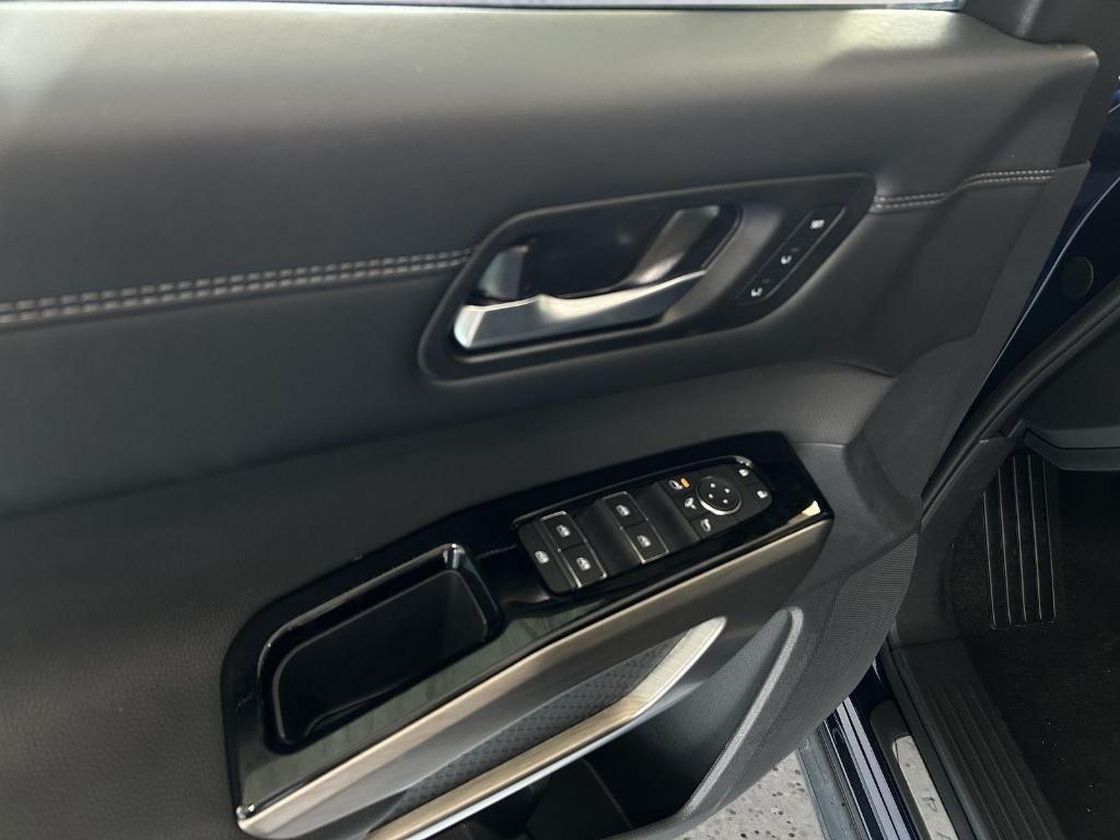 new 2025 Nissan Pathfinder car, priced at $49,642