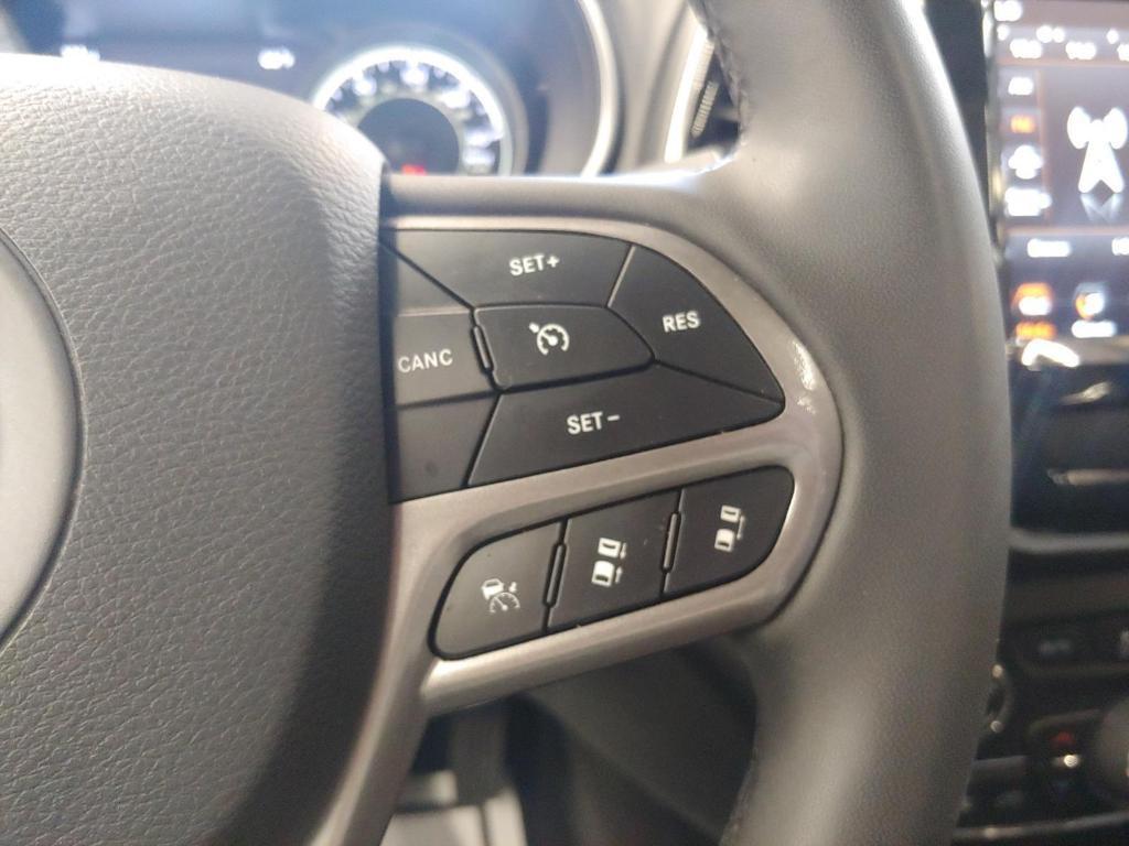 used 2022 Jeep Cherokee car, priced at $25,495