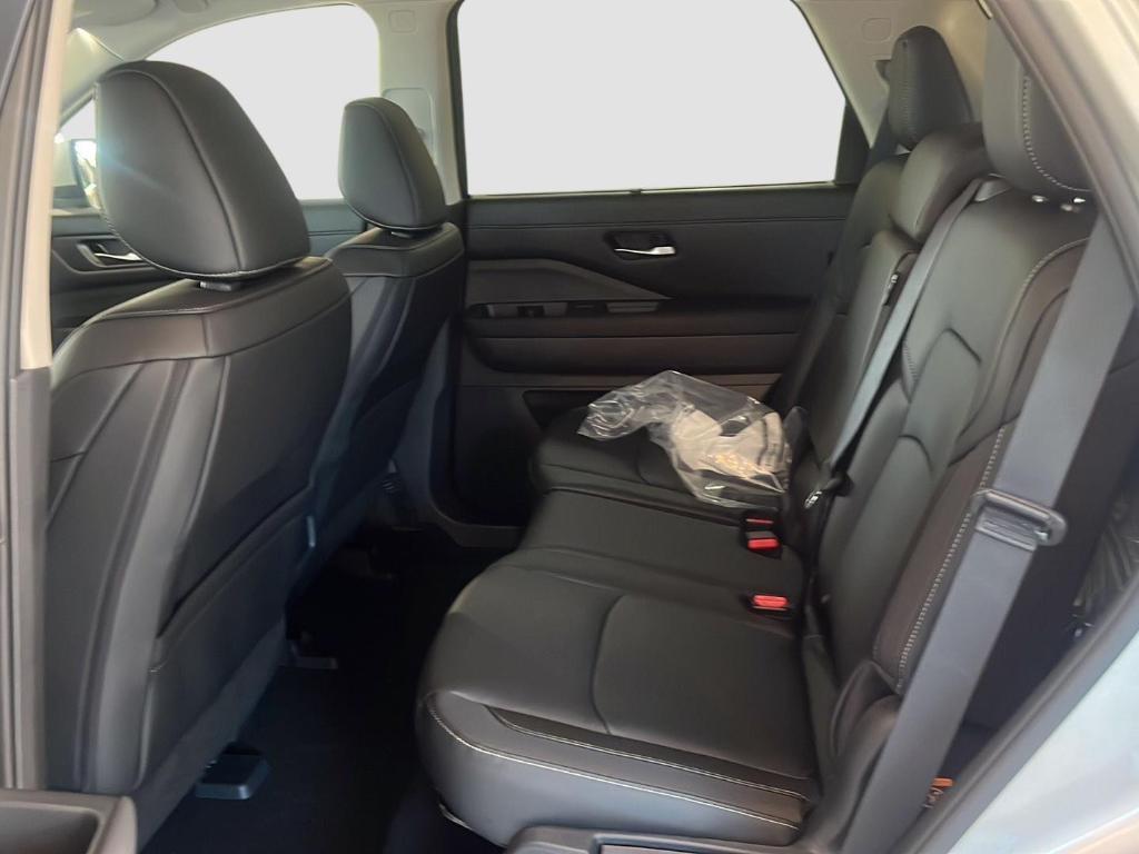 new 2025 Nissan Pathfinder car, priced at $43,877