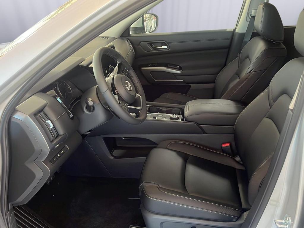 new 2025 Nissan Pathfinder car, priced at $43,877