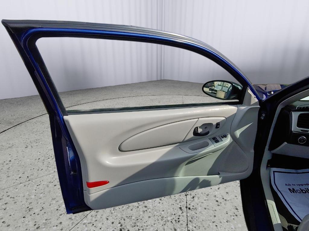 used 2006 Chevrolet Monte Carlo car, priced at $12,900
