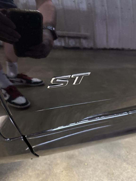 new 2025 Buick Envista car, priced at $27,634