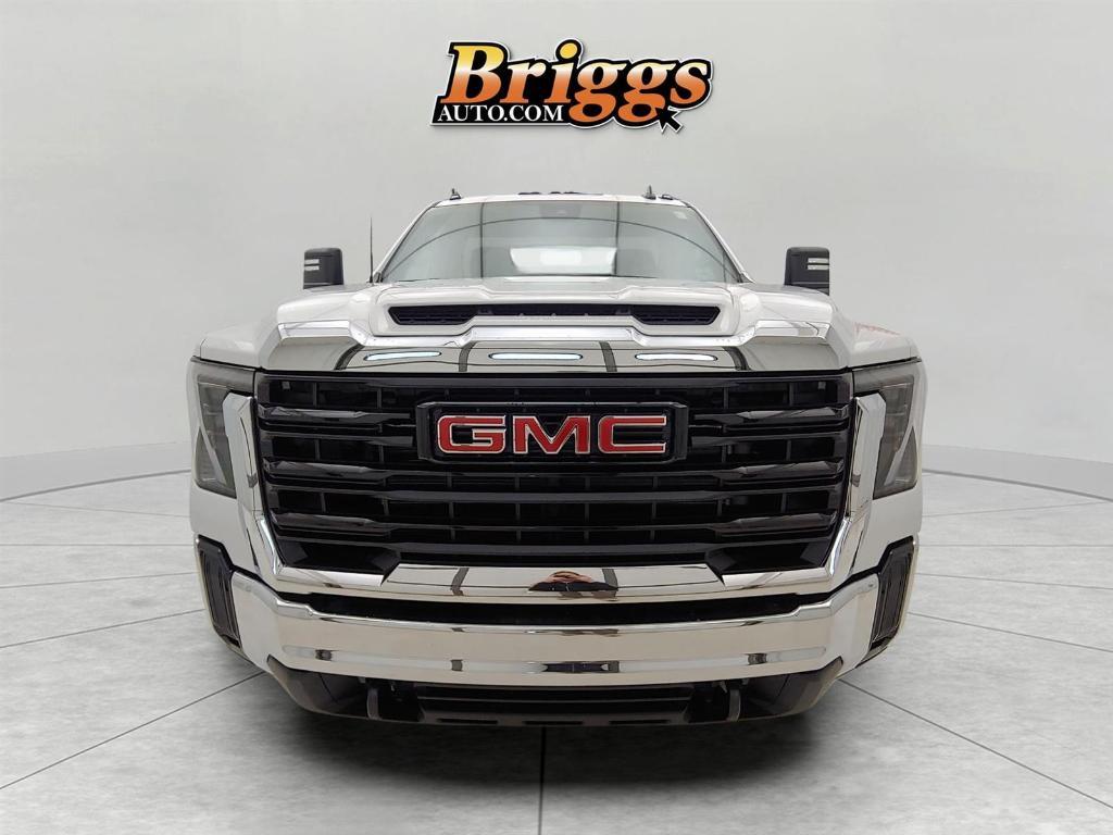 new 2025 GMC Sierra 3500 car, priced at $45,192