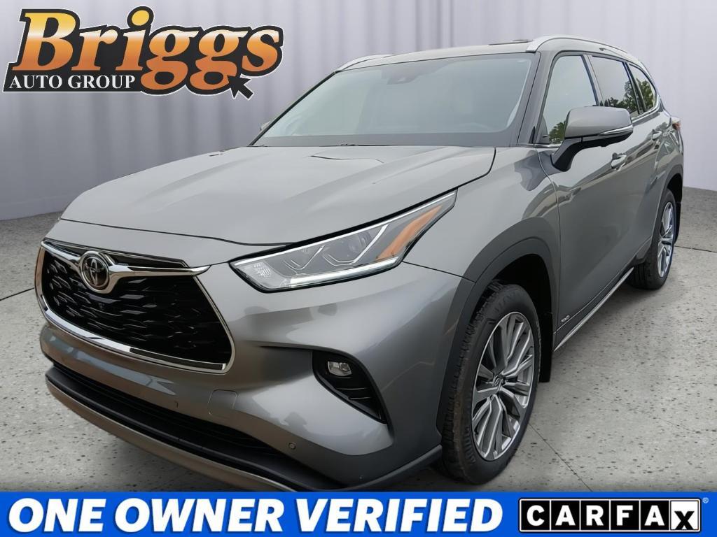 used 2025 Toyota Highlander Hybrid car, priced at $56,995