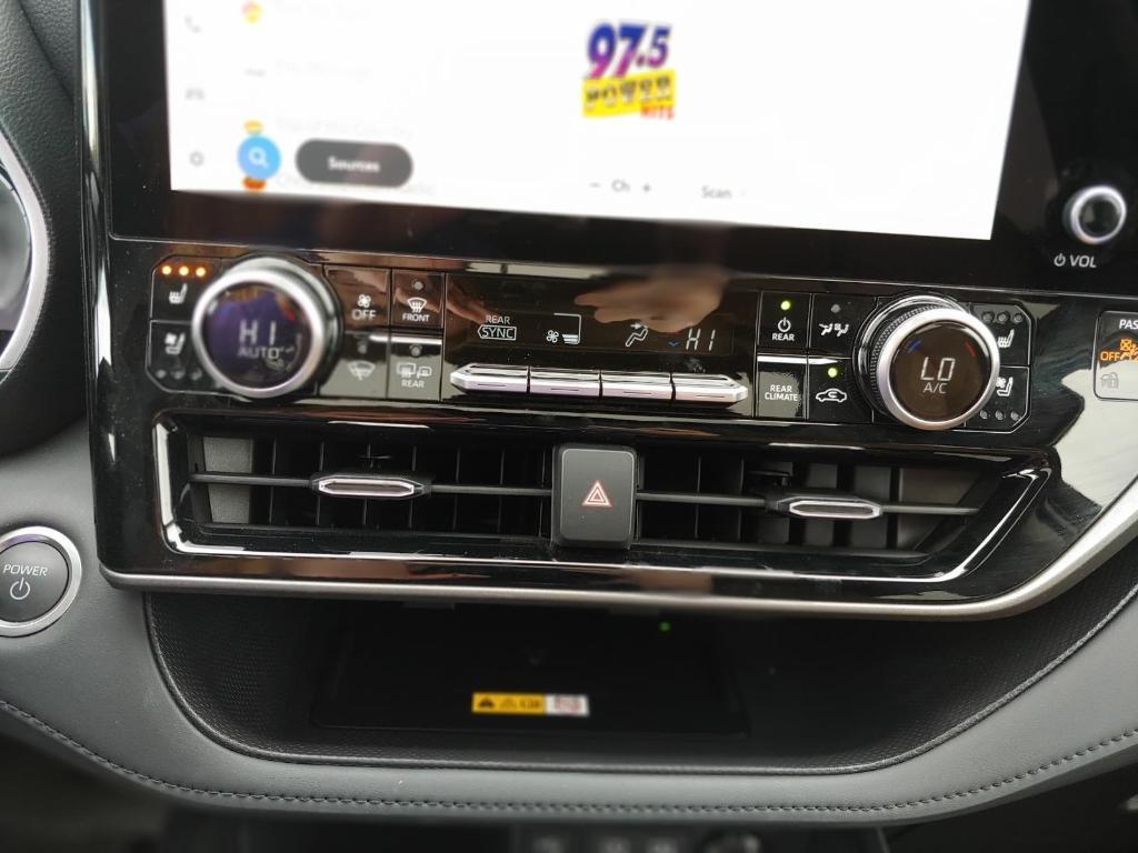 used 2025 Toyota Highlander Hybrid car, priced at $56,995