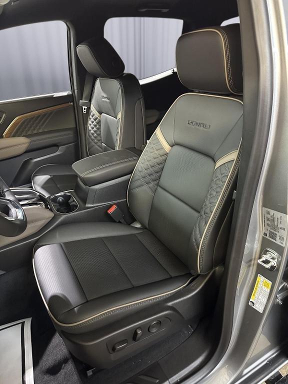 new 2025 GMC Canyon car, priced at $51,295