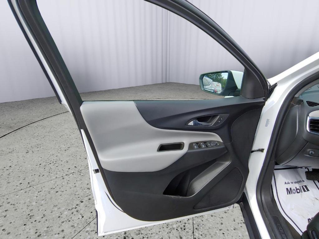 used 2023 Chevrolet Equinox car, priced at $22,900