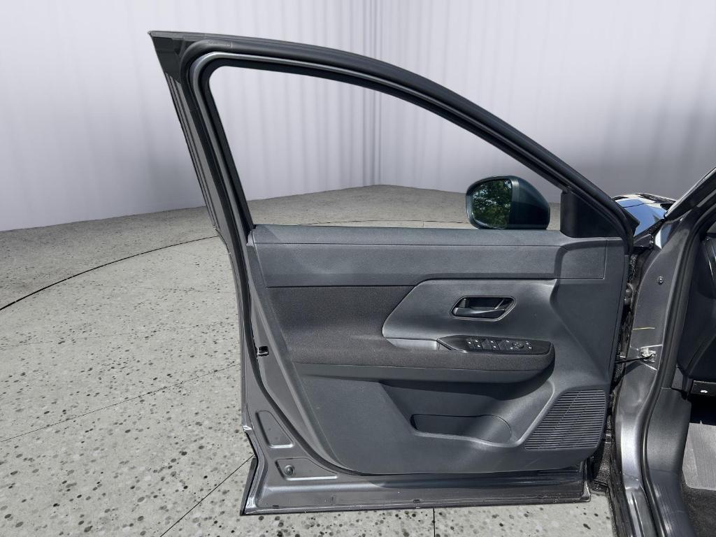 new 2025 Nissan Kicks car, priced at $24,339