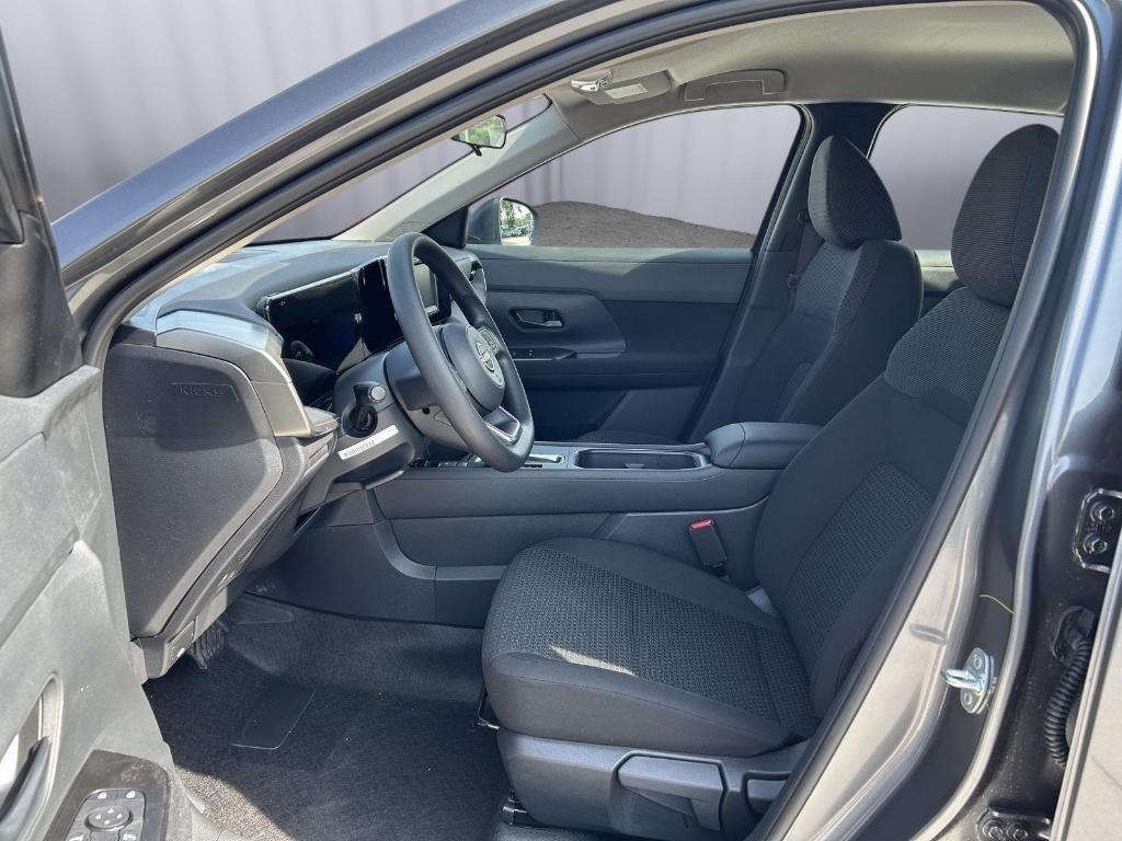 new 2025 Nissan Kicks car, priced at $24,339