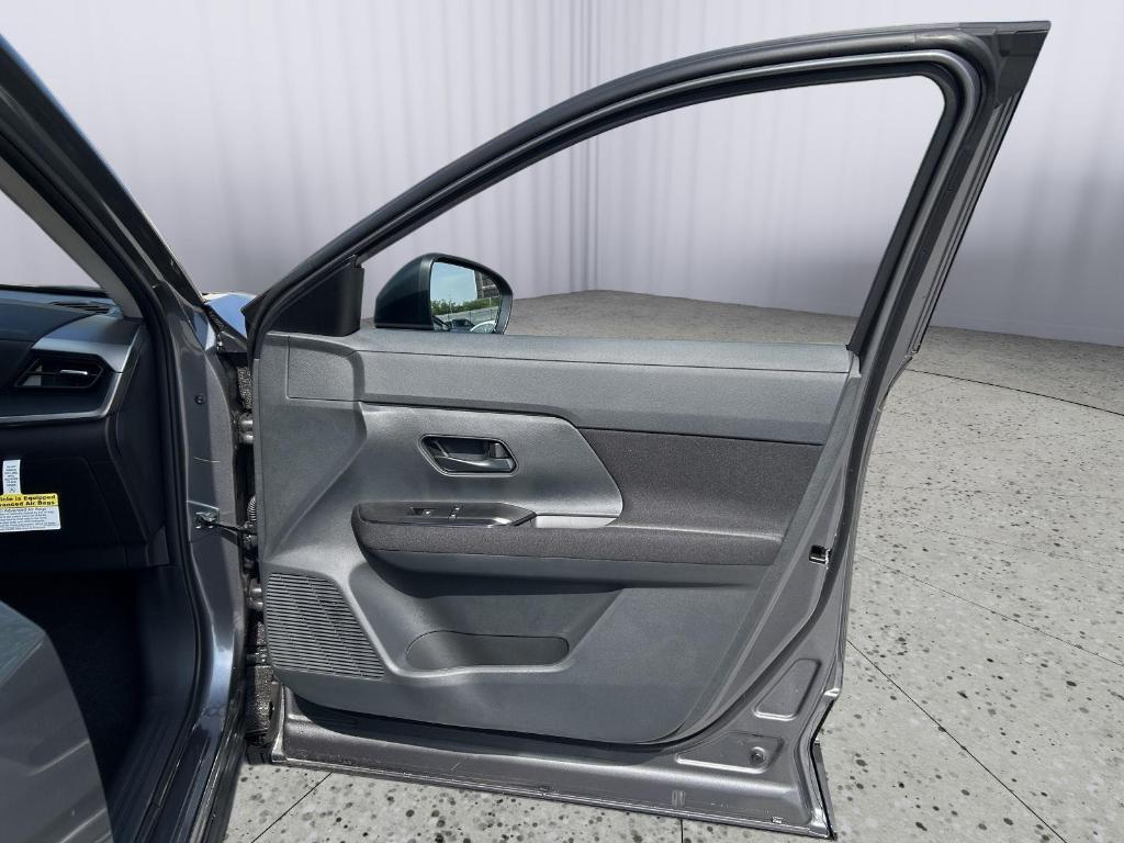 new 2025 Nissan Kicks car, priced at $24,339