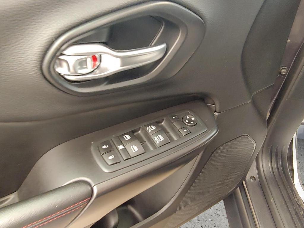 used 2020 Jeep Cherokee car, priced at $23,995