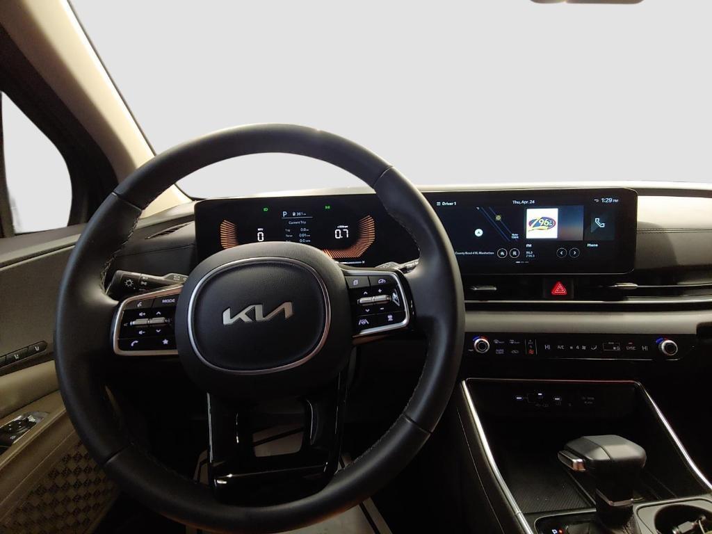 new 2025 Kia Carnival car