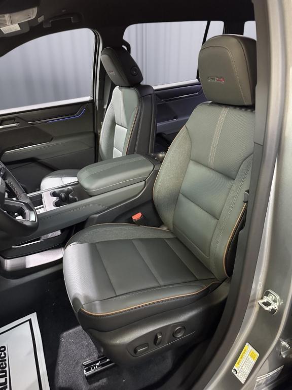 new 2025 GMC Acadia car, priced at $51,517