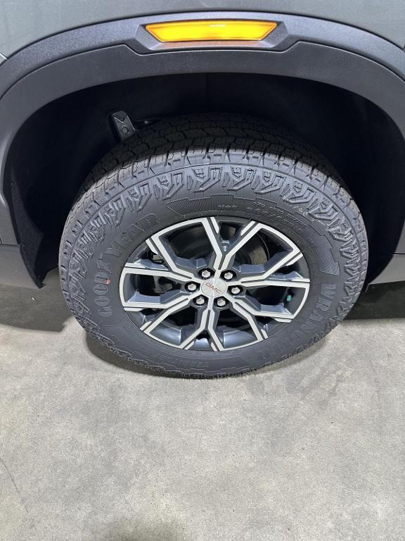 new 2025 GMC Acadia car, priced at $51,517
