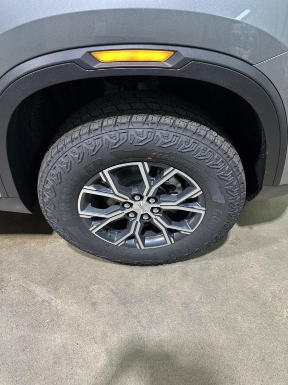 new 2025 GMC Acadia car, priced at $51,517