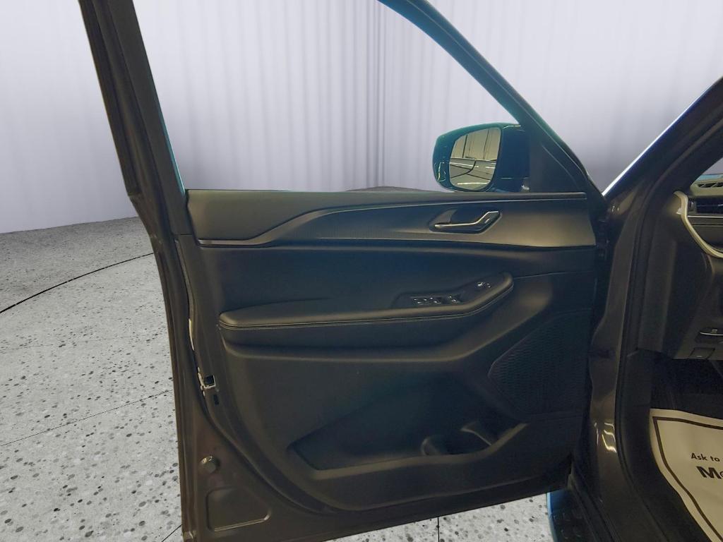 used 2024 Jeep Grand Cherokee car, priced at $33,000