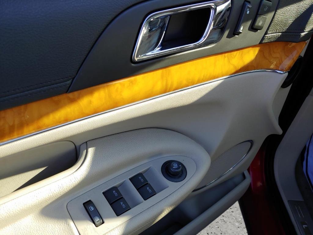 used 2010 Lincoln MKT car, priced at $7,995