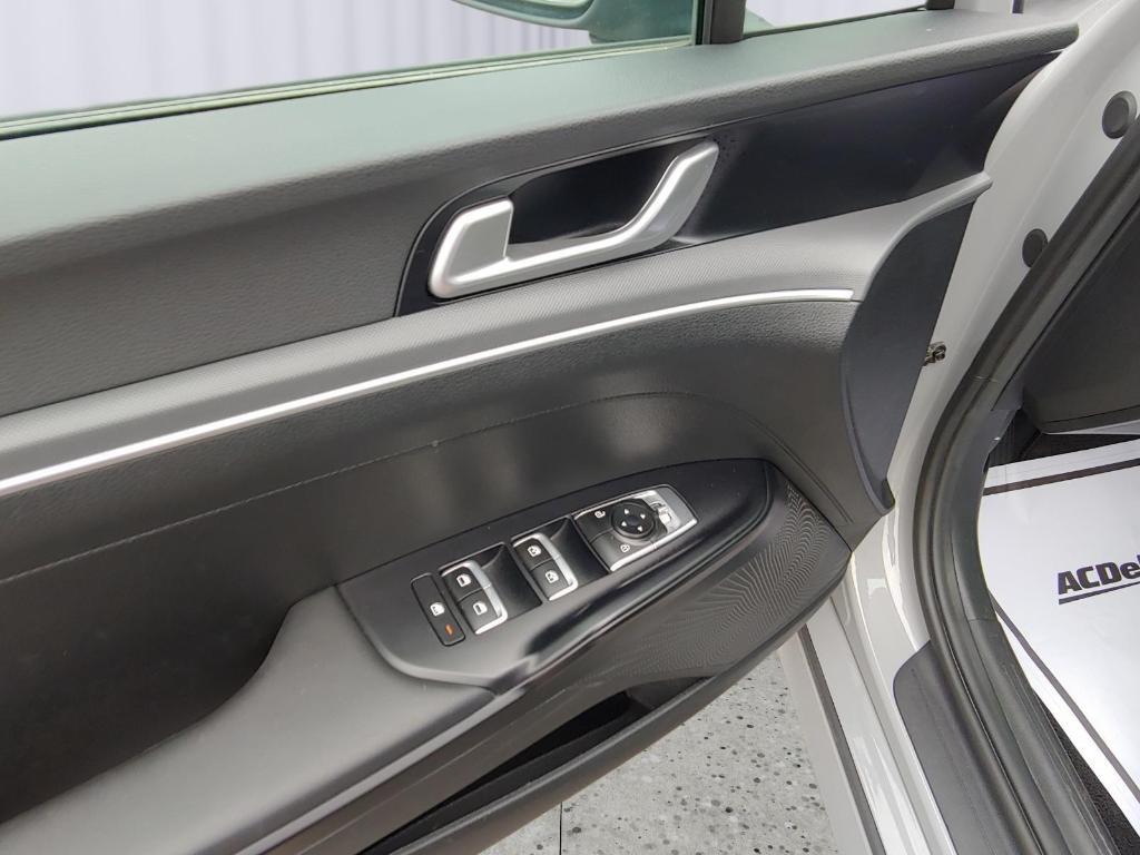 used 2023 Kia K5 car