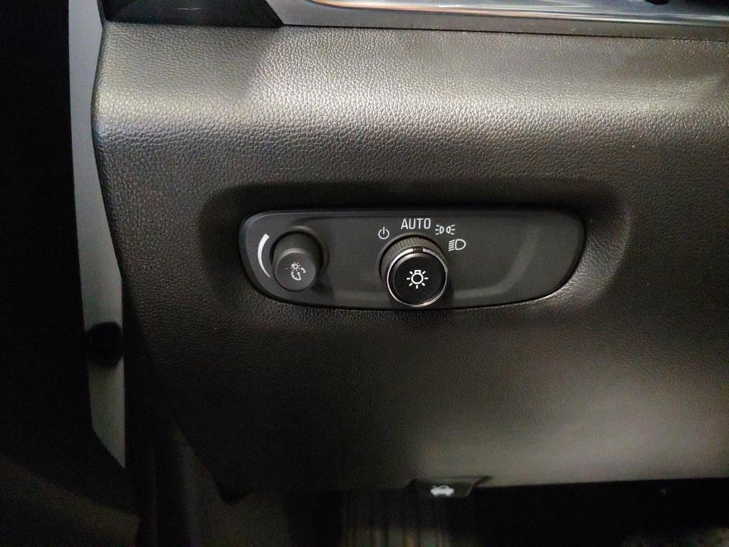 used 2022 Chevrolet Traverse car, priced at $34,500