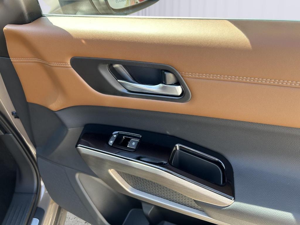 new 2025 Nissan Pathfinder car, priced at $51,388