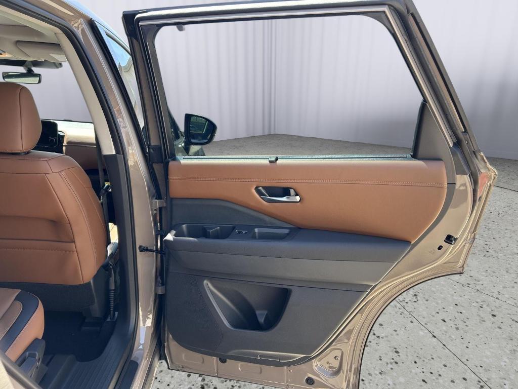 new 2025 Nissan Pathfinder car, priced at $51,388