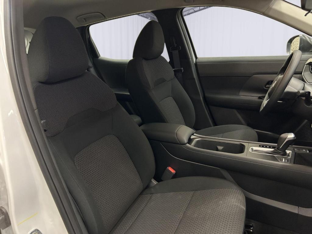 new 2025 Nissan Kicks car, priced at $24,325