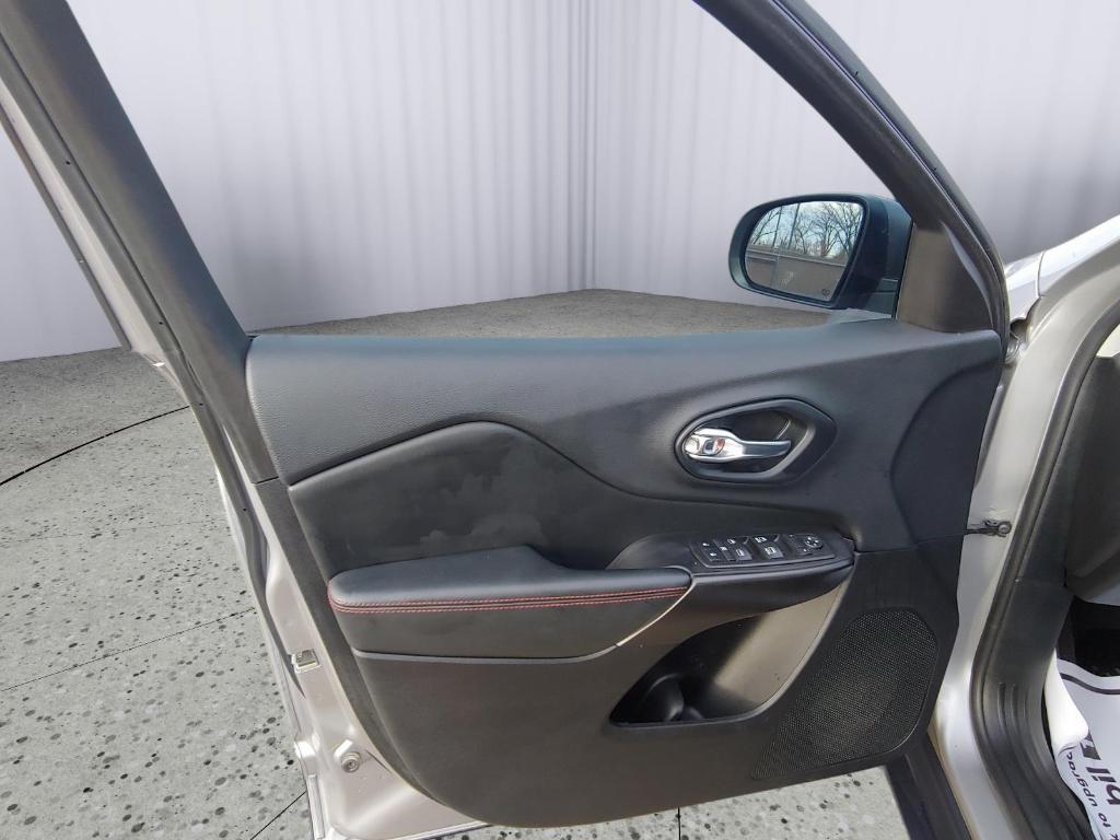 used 2019 Jeep Cherokee car, priced at $18,900